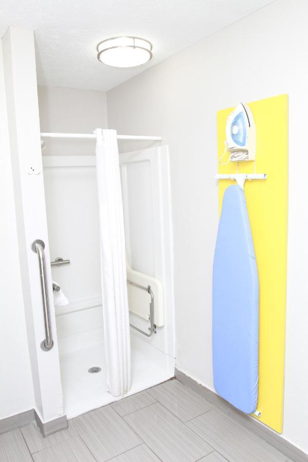 Days Inn By Wyndham Forest Extérieur photo