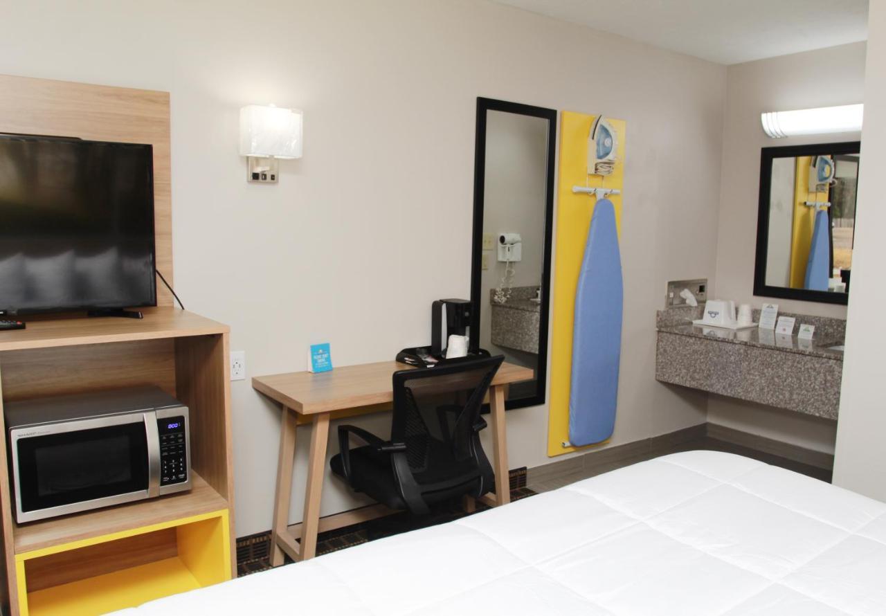 Days Inn By Wyndham Forest Extérieur photo