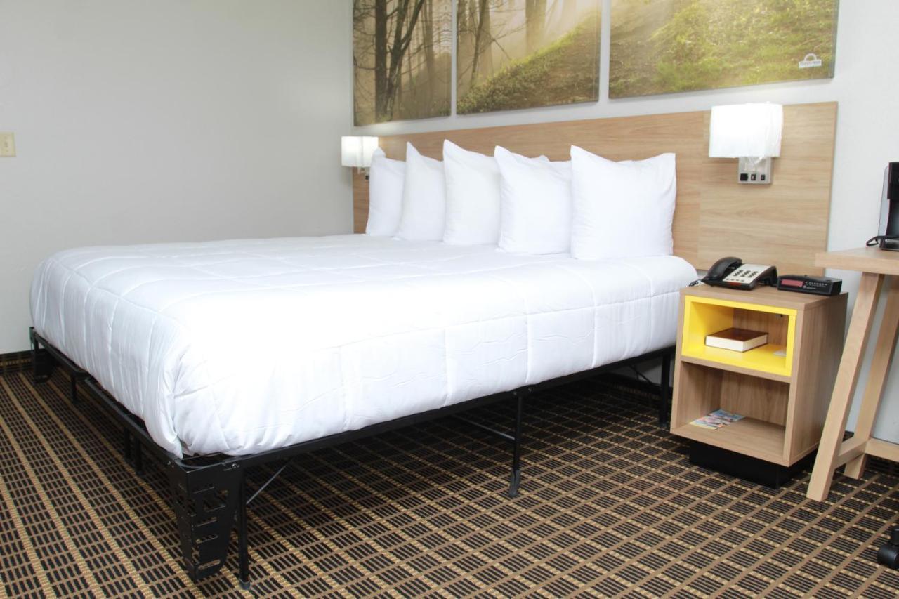 Days Inn By Wyndham Forest Extérieur photo